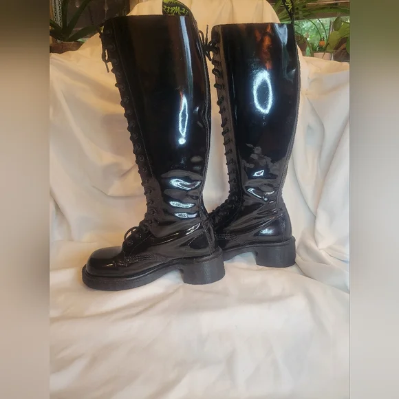 RARE authentic 90s vintage Dr Martens 20 eyelet knee patent leather boots 3/5 - Picture 8 of 16